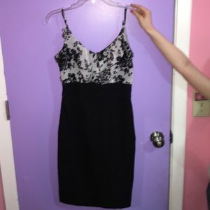 Mini skirt dress. Size 6 in great condition.
