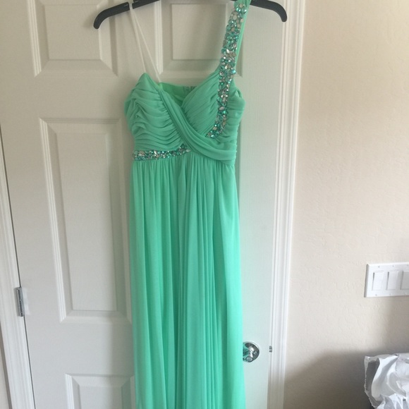 Green/blue prom dress