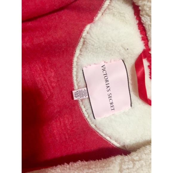 Victoria's Secret Bath Robe - Picture 2 of 2