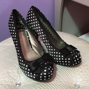 Fergalicious Polka dot heels! Size 6.