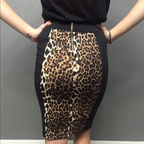 Black cheetah pencil skirt. - Picture 2 of 2