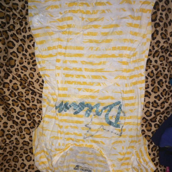 Shirt bundle😊 - Picture 4 of 4