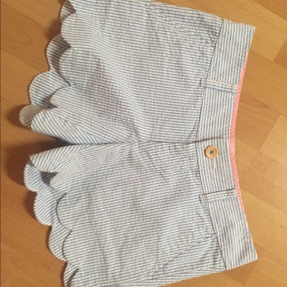Lilly Pulitzer Buttercup Scallop!!