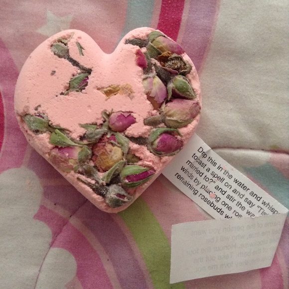 Special Edition Tisty Toasty Bath Bomb - Picture 1 of 2