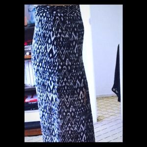 H&M Black and white tribal print skirt