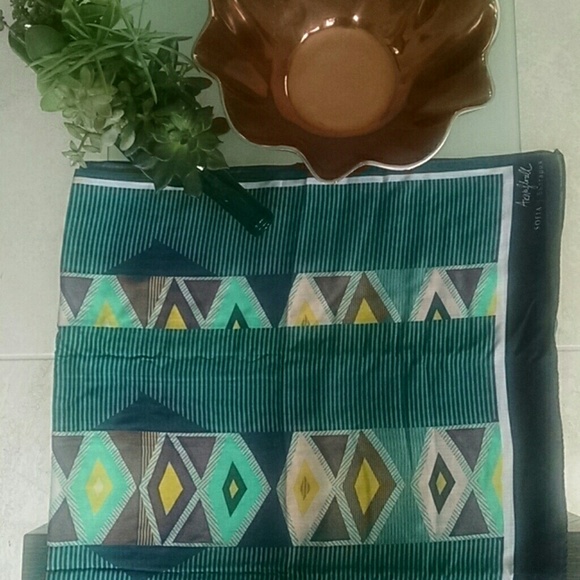 *Simple Complexity* Scarf,designed by Elena Mileva - Picture 3 of 4