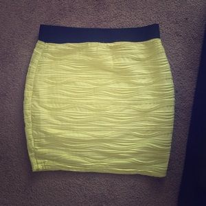 2x mini skirt. Only worn 1 time. Great condition.