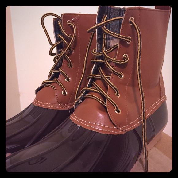 BRAND NEW Duck boots!