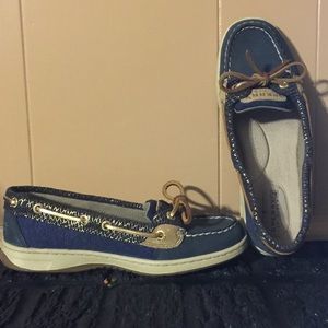 Sperrys size 6