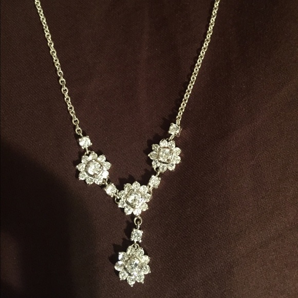 Pretty silver necklace