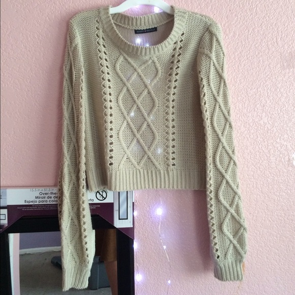 Brandy Melville Lynn sweater
