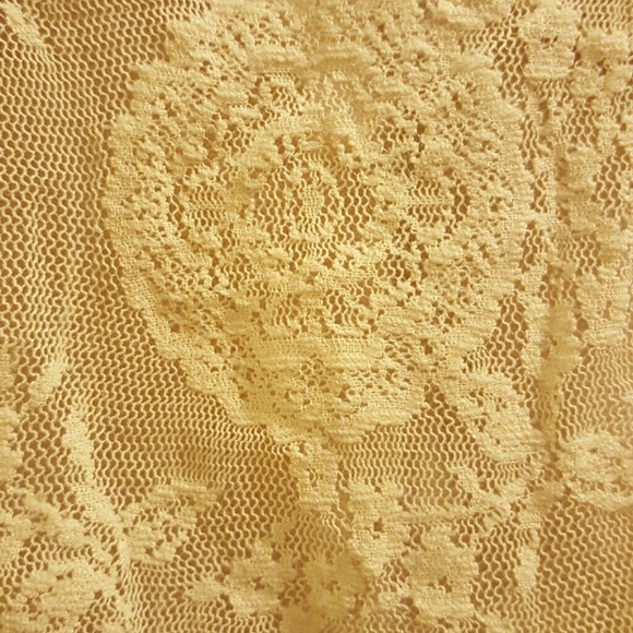 Lace top - Picture 2 of 3