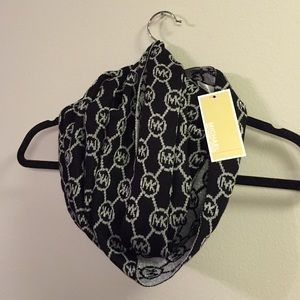 Michael Kors Reversible Infinity Scarf NEW w/ Tags