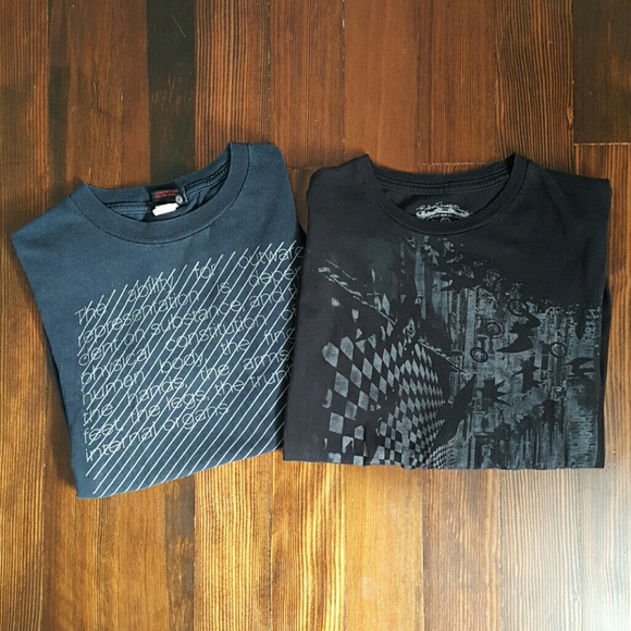Men's black graphic tee bundle size small
