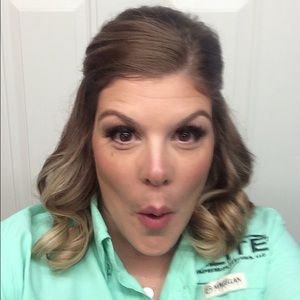 Meet your Posher, Cari