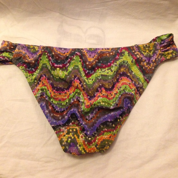 L*Space Bikini Bottoms - Picture 2 of 3