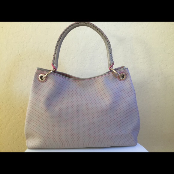 Sold❣Tous beige and pink bear handbag - Picture 2 of 4