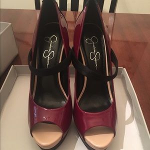 Jessica Simpson pump