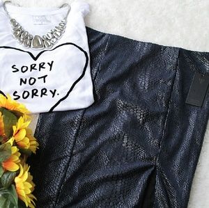 🎉LAST REDUCTION!  🎀GUESS Velvet pencil skirt NWT