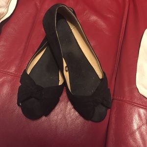 Open toe black flats