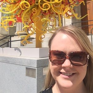 Meet your Posher, Holly