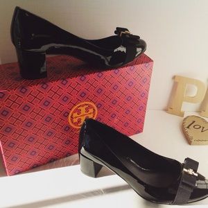 Tory Burch pump