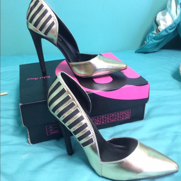 Michael Antonio gold & black heels!Never been worn