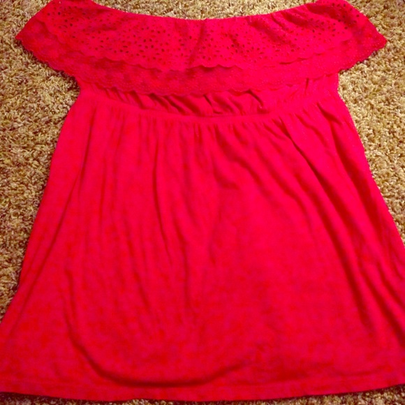 Red floral and lace tube top🌹