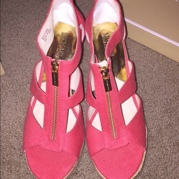 MK WEDGES