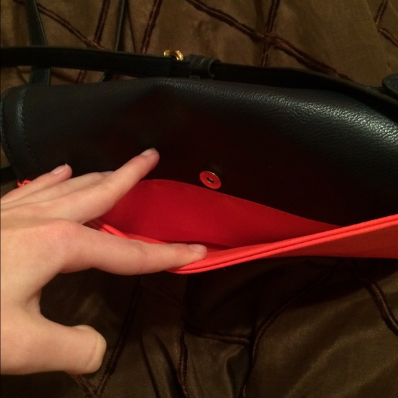 Cross body very cute bag - Picture 3 of 4