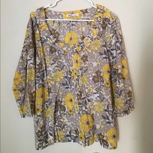 NEW light weight beautiful floral 3/4 sleeve top