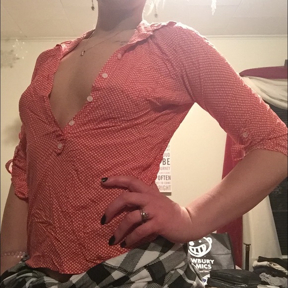 Button down blouses - Picture 3 of 3