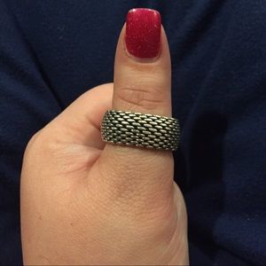 **Tiffany &Co.  Chain link ring
