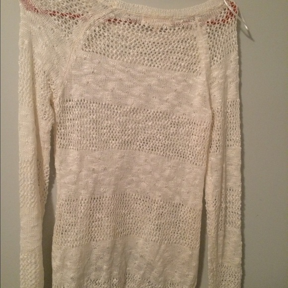 Off white top - Picture 1 of 1