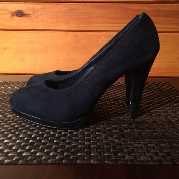 Pumps - Picture 2 of 2