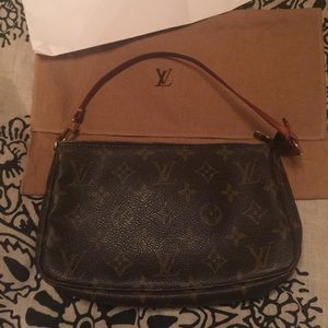Authentic Louis Vuitton LV Pochette Bag Purse