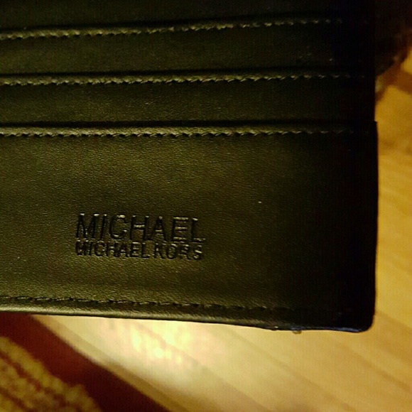 ❌SOLD❌BLACK OSTRICH MK WALLET - Picture 4 of 4