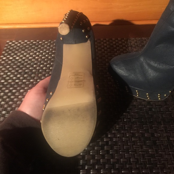 Boots - Picture 3 of 3