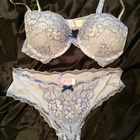 Victoria's Secret Dream Angels Push Up Bra & Panty
