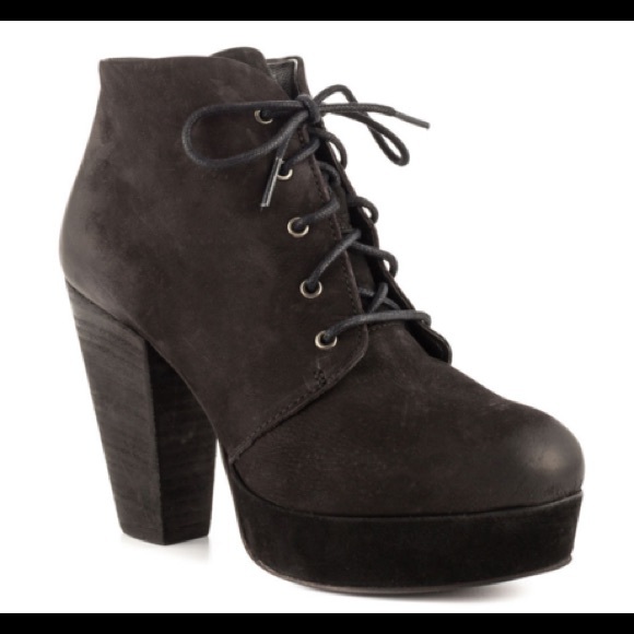 Steve Madden raspy platform heels