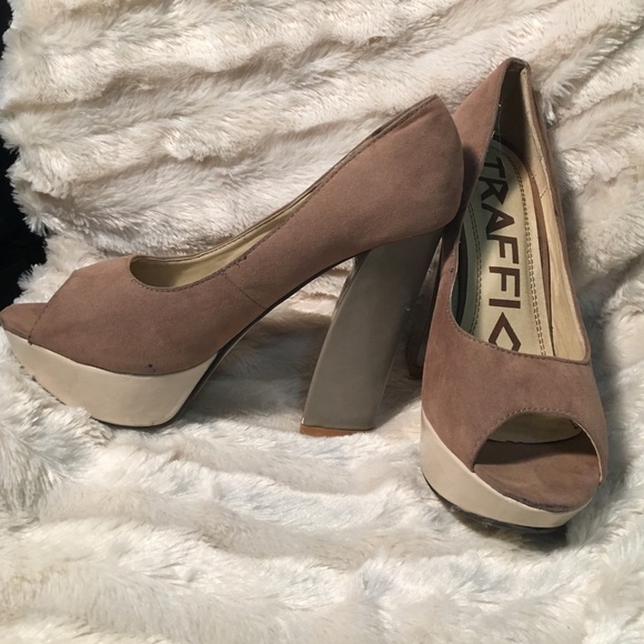 CHUNKY HEEL peep toe nude shoe - Picture 1 of 3
