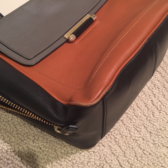 Handbag - Picture 3 of 4