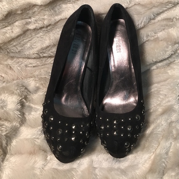 FOREVER 21 black platform heels - Picture 1 of 4