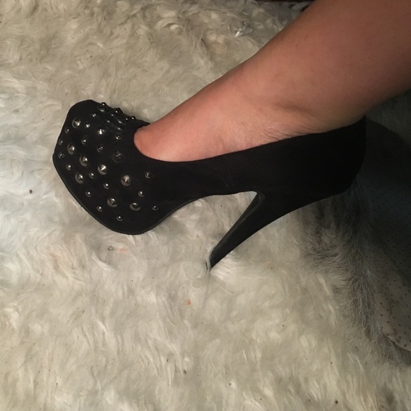 FOREVER 21 black platform heels - Picture 4 of 4
