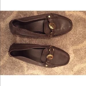 Tory Burch Loafers (Brown)