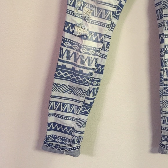 Patterned Ripped Jeans - Picture 3 of 3