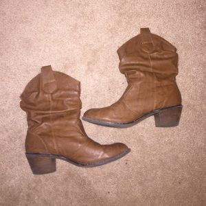 Brown ankle boots.
