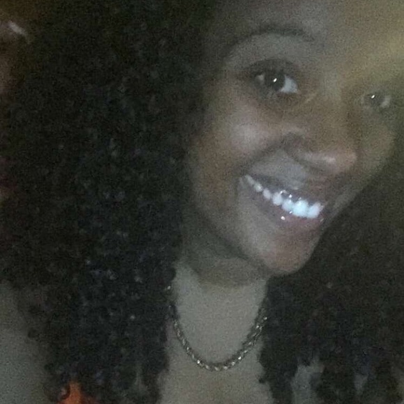 Meet your Posher, Alaysha - Picture 2 of 3