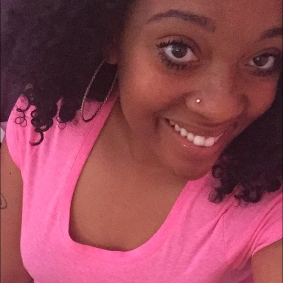 Meet your Posher, Alaysha - Picture 3 of 3