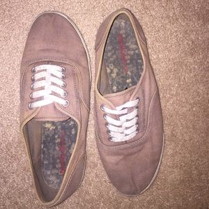 Off brand vans/keds